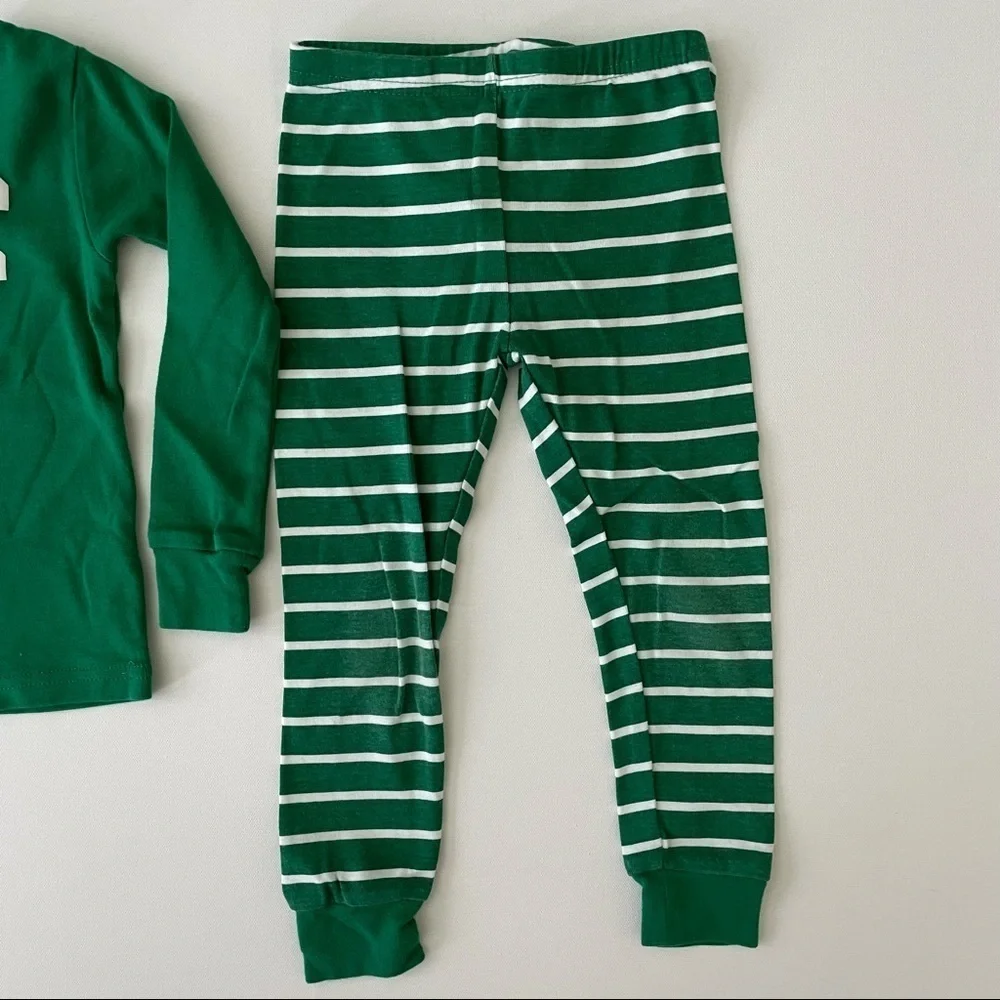 Carter’s Toddler Christmas Pajama Set Size 3T